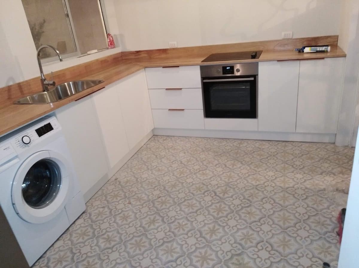 Cocina Blanca con Lavadora Integrada